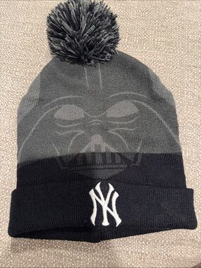 NY Yankees men's  Two-Tone Pom Beanie in Black & Gray with Darth Vader Star Wars